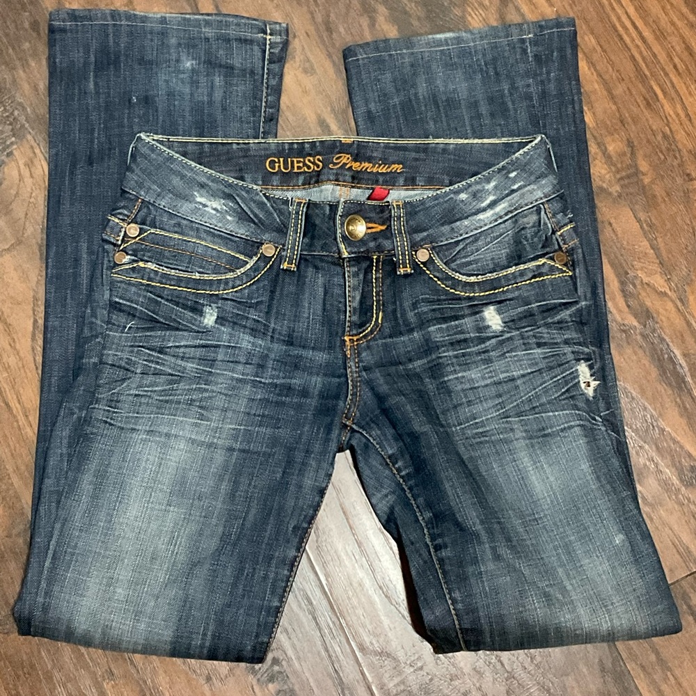 GUESS Women Distress Jean Pant, Denium. Sz: 27